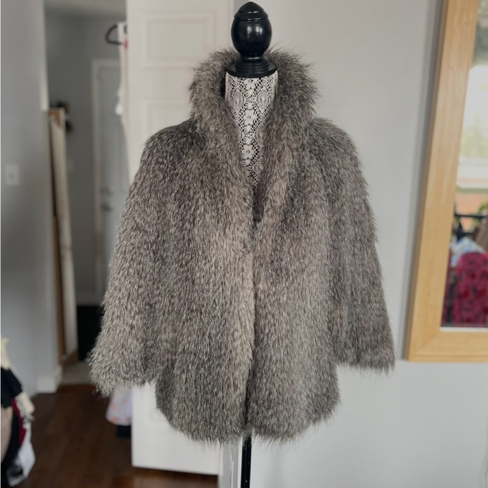 Designer Cynthia Rowley Faux Fur Capelet Bolero Shoulder Wrap. One Size